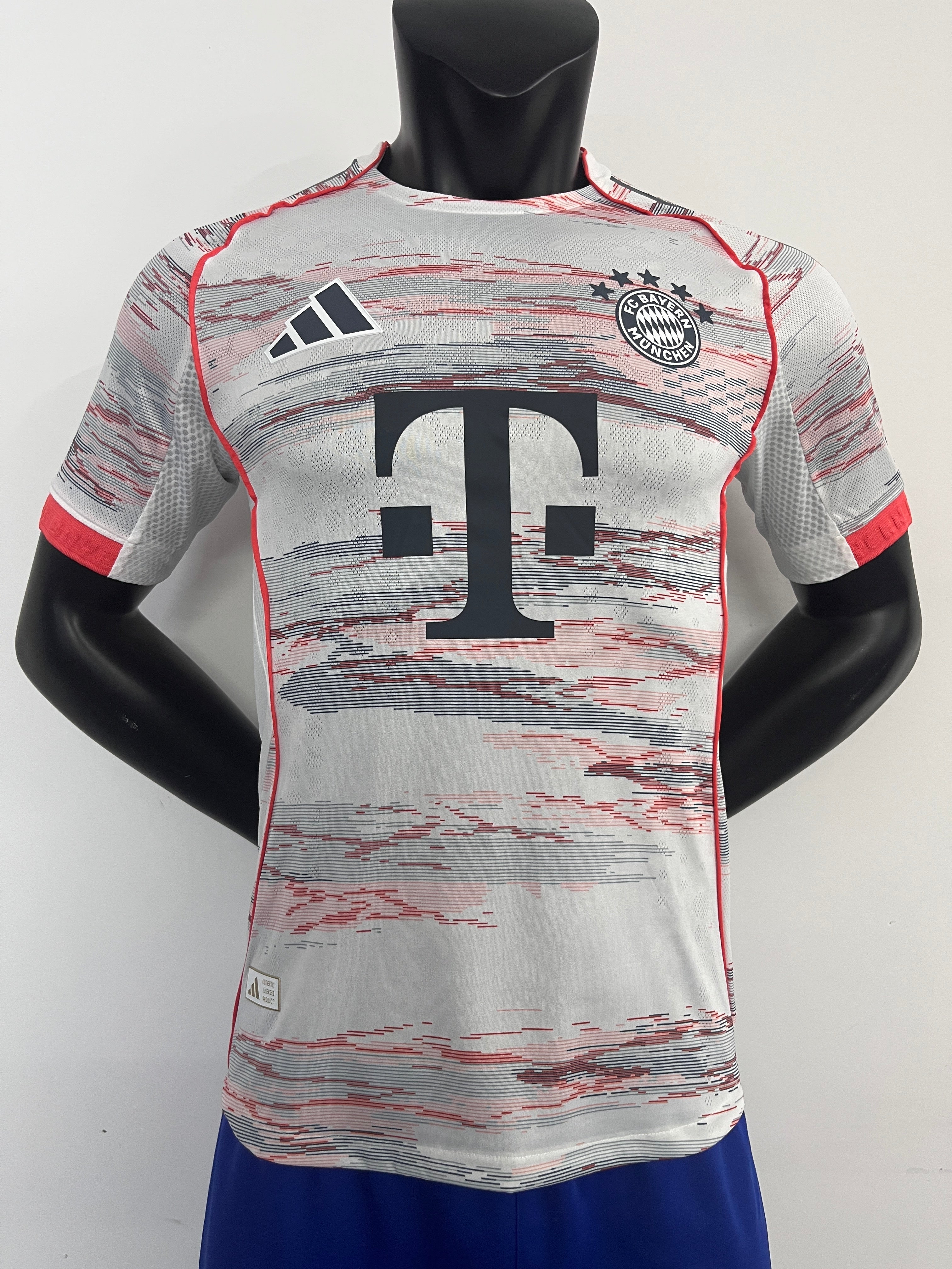 FC BAYERN MÜNCHEN AUSWÄRTS 25/26